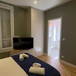 Alma Szálloda Courbevoie