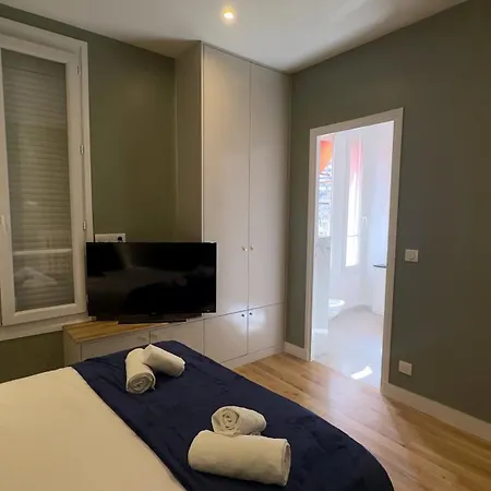 Alma Hotel Courbevoie